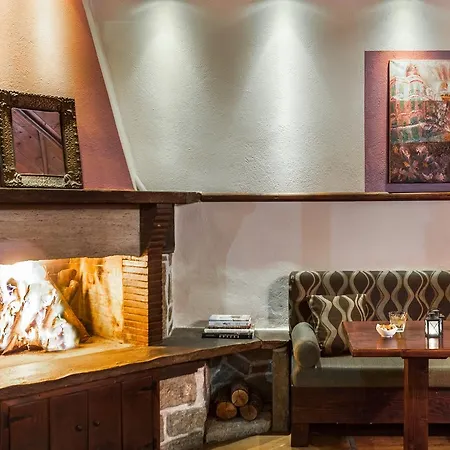 Apsis Hotel